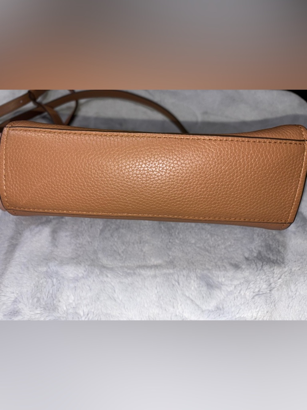 Tory Burch Brown Pebbled Leather Shoulder Bag with Gold Logo - Picture 5 of 15